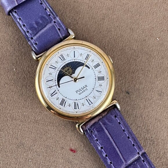 Vintage Pulsar Moon Phase Gold Tone Watch Lavender Embossed Leather Strap - Picture 3 of 7